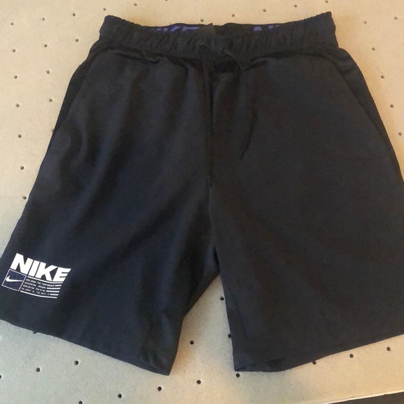 Mens Nike dri-fit shorts. 9’’ black! Size Small - Picture 1 of 5